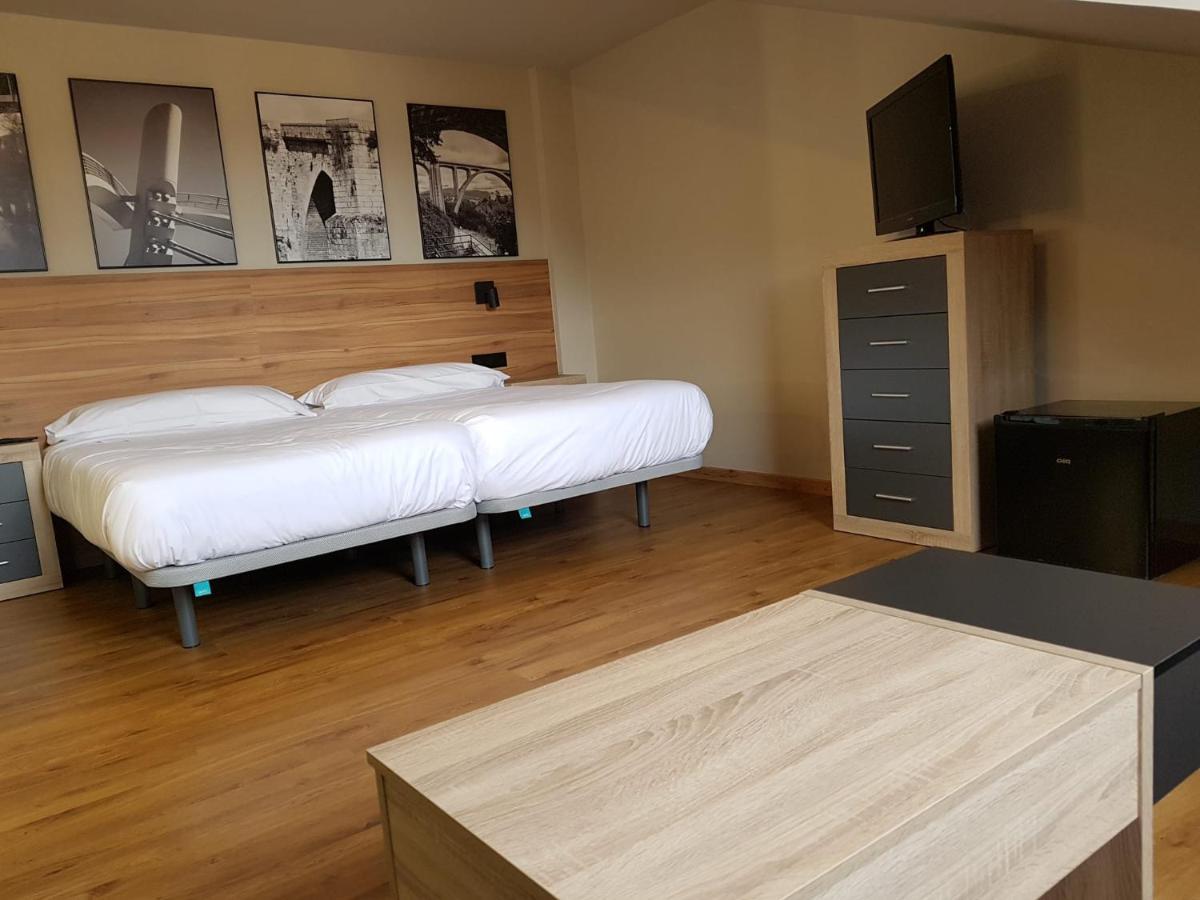 Turisticos Y Vella Apartment